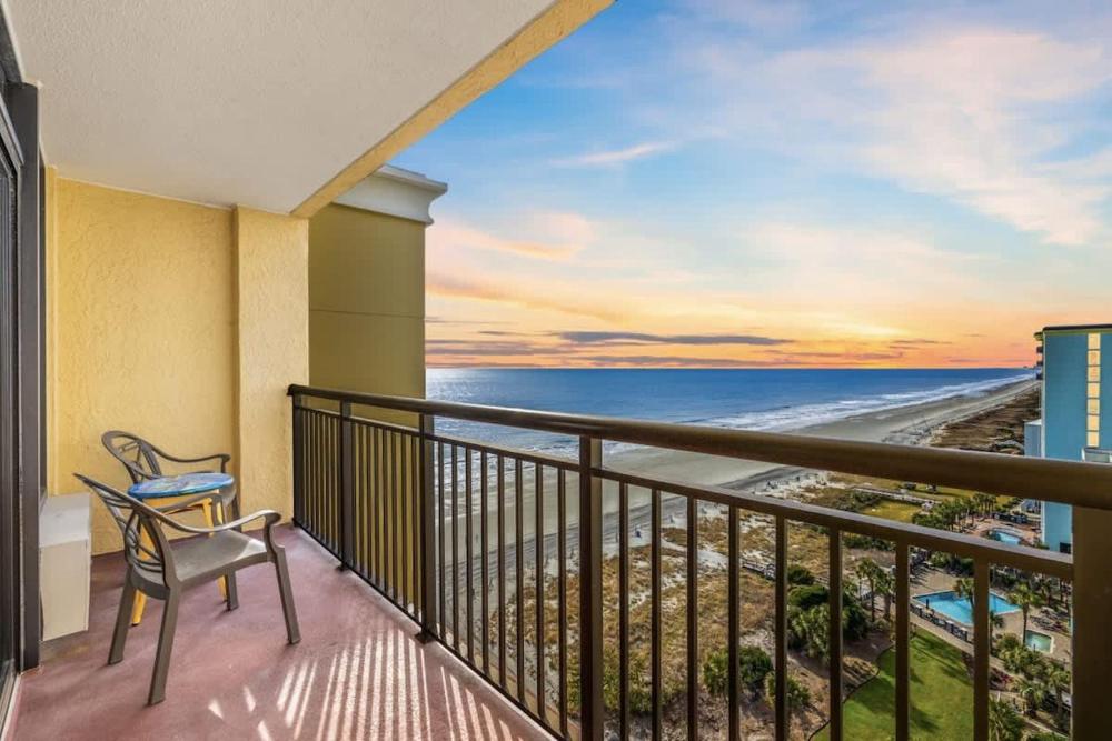 *ALL NEW & AWESOME VIEW*King Bed*Pools*Hot Tubs*Lazy River*M149